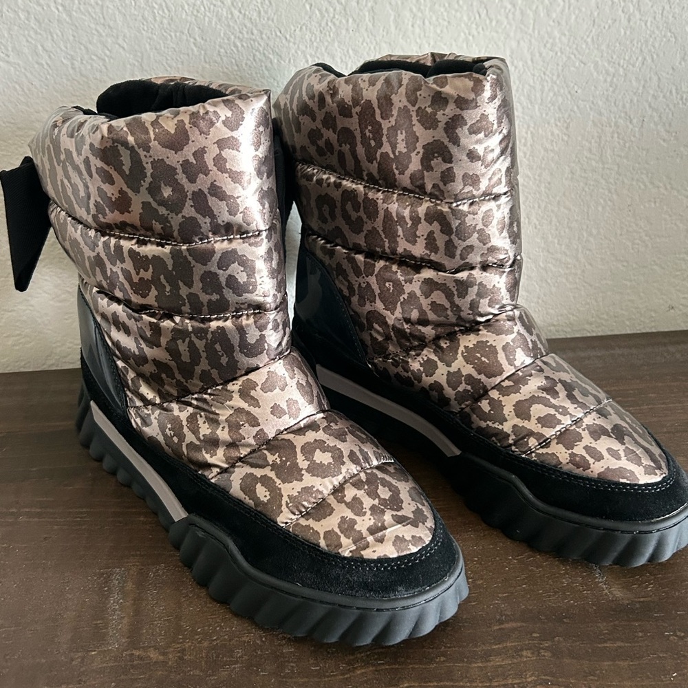 New in Box - Kate Spade Frosty Boots Black / Gold - Size 6